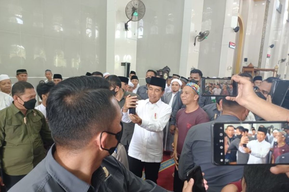 Presiden shalat Jumat di Masjid Agung Al Munawwarah Banjarbaru
