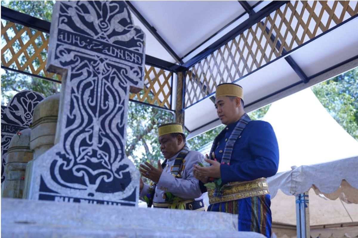 Bupati Pangkep mengajak masyarakat lestarikan budaya leluhur