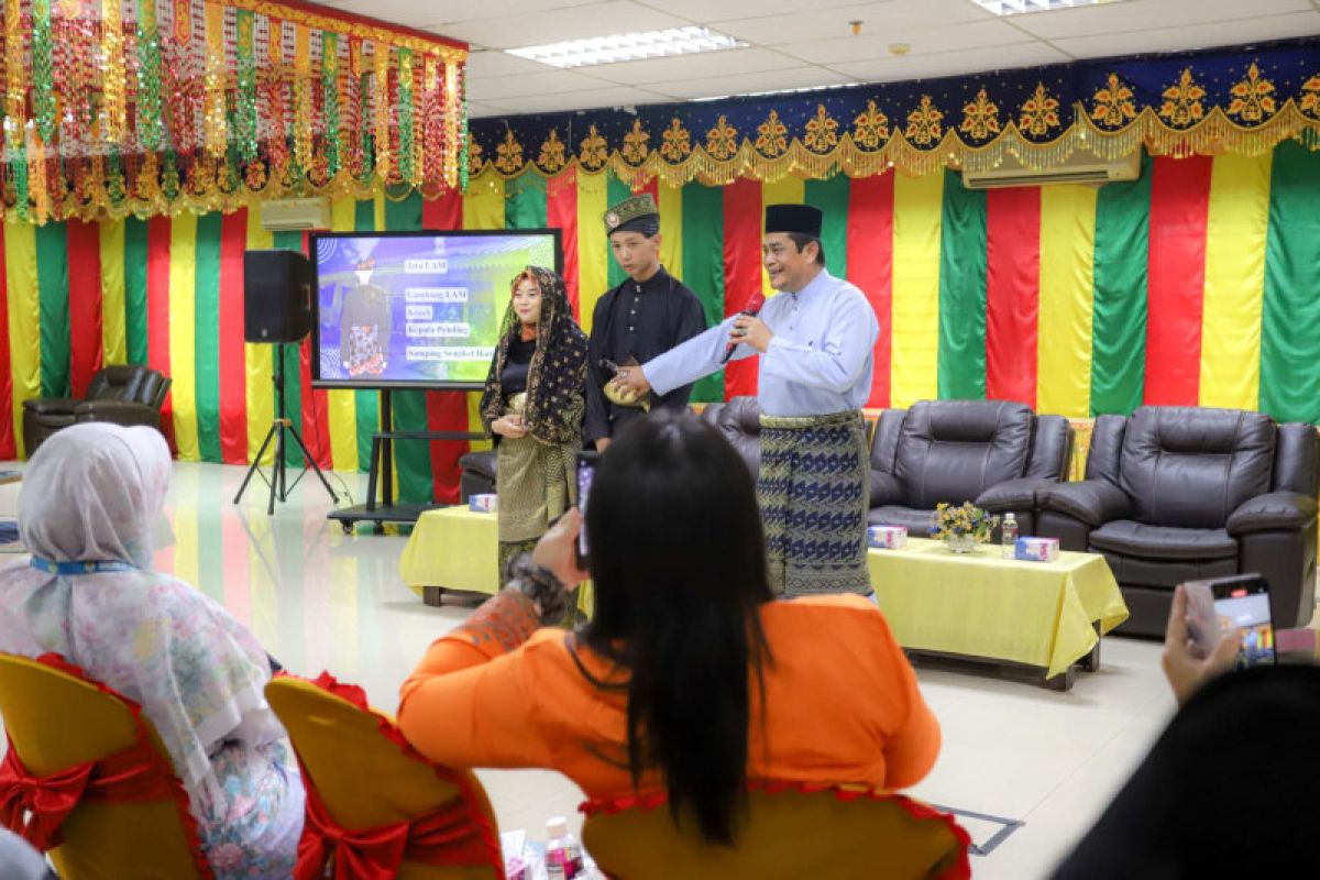 Pemkot Batam kenalkan 4 jenis baju Melayu