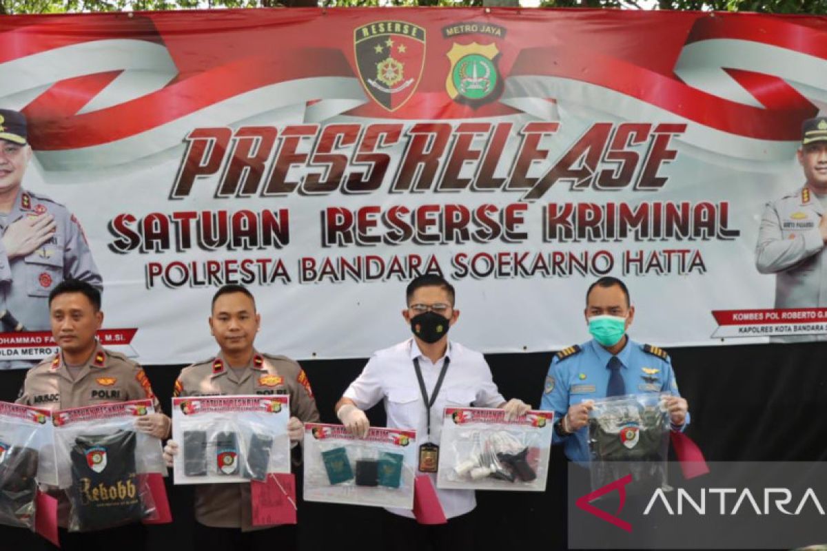 Tiga polisi gadungan di Bandara Soekarno-Hatta ditangkap