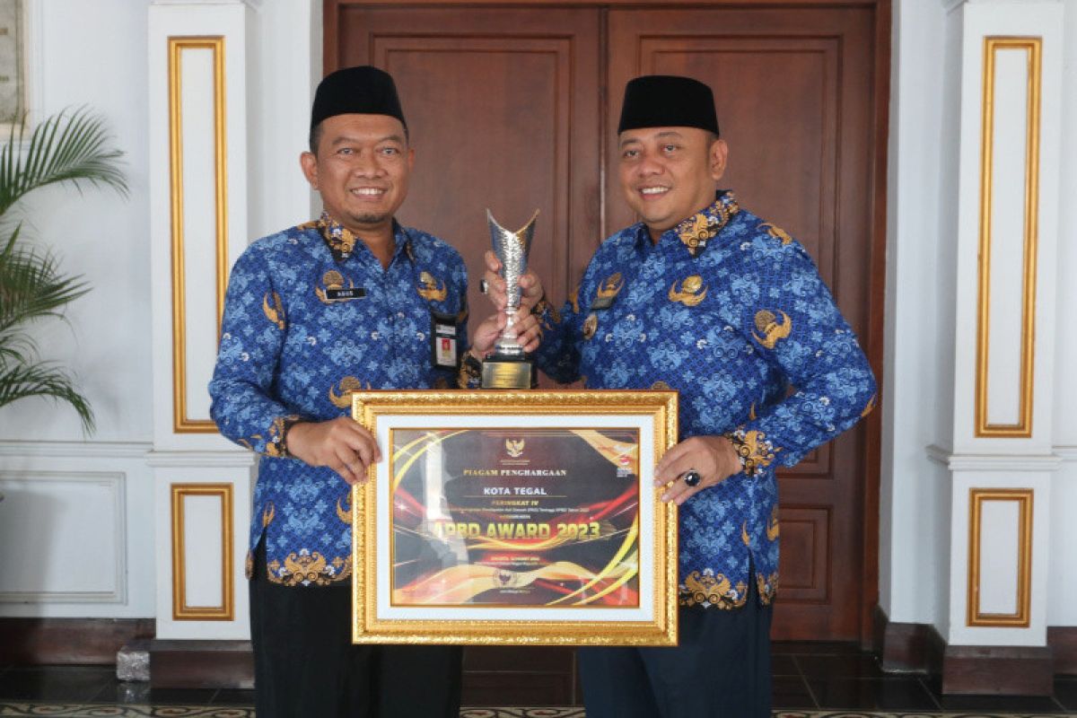 Raih PAD tertinggi, Pemkot Tegal sabet penghargaan APBD Award 2023