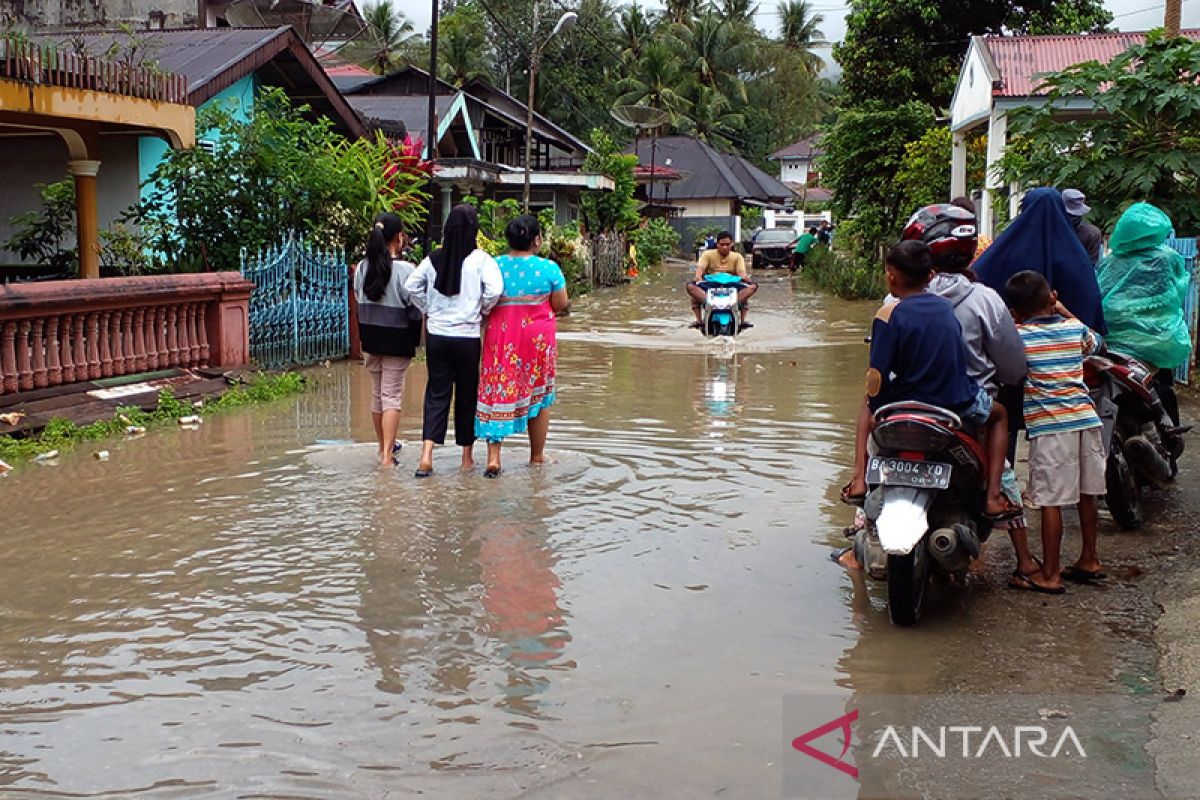 Banjir melanda lima kecamatan di Solok Selatan
