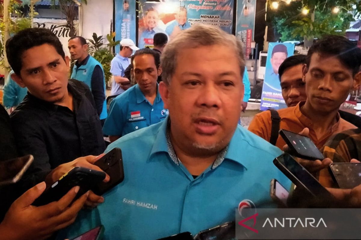 Fahri Hamzah sindir anggota DPR jadi penyalur Bansos