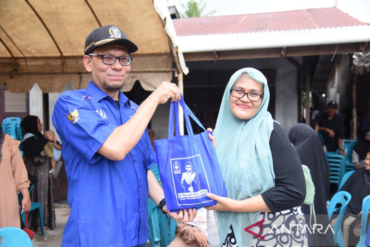 Musriadi bagikan 1.000 paket Ramadhan saat serap aspirasi warga Banda Aceh