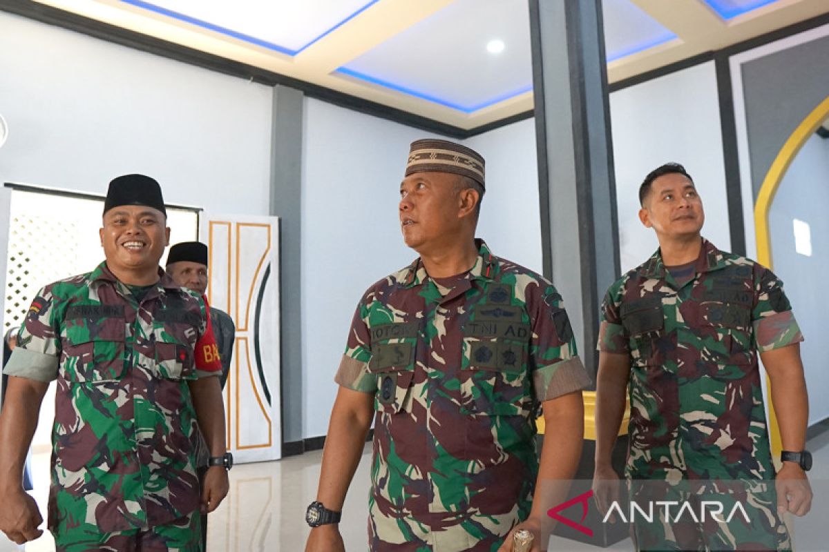 Danrem resmikan masjid hasil renovasi Babinsa dan warga