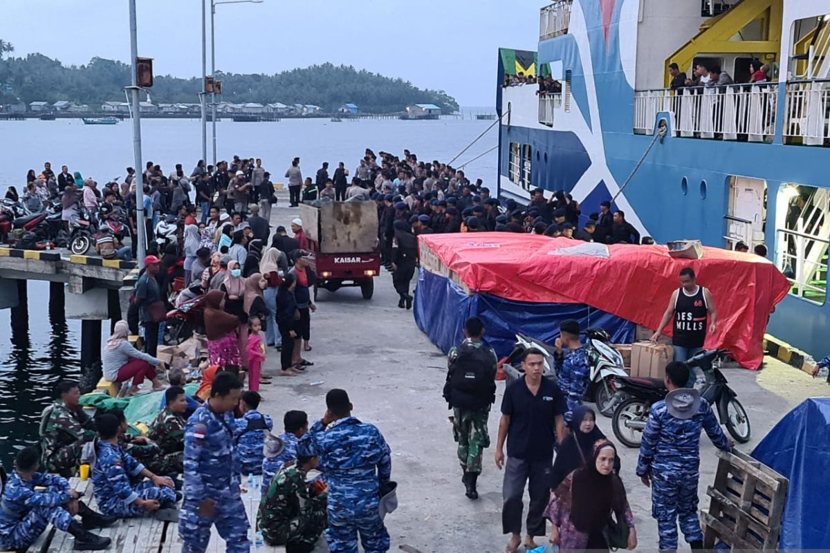 Pencarian korban longsor Serasan dihentikan, ratusan anggota TNI dan Polri tinggalkan Natuna