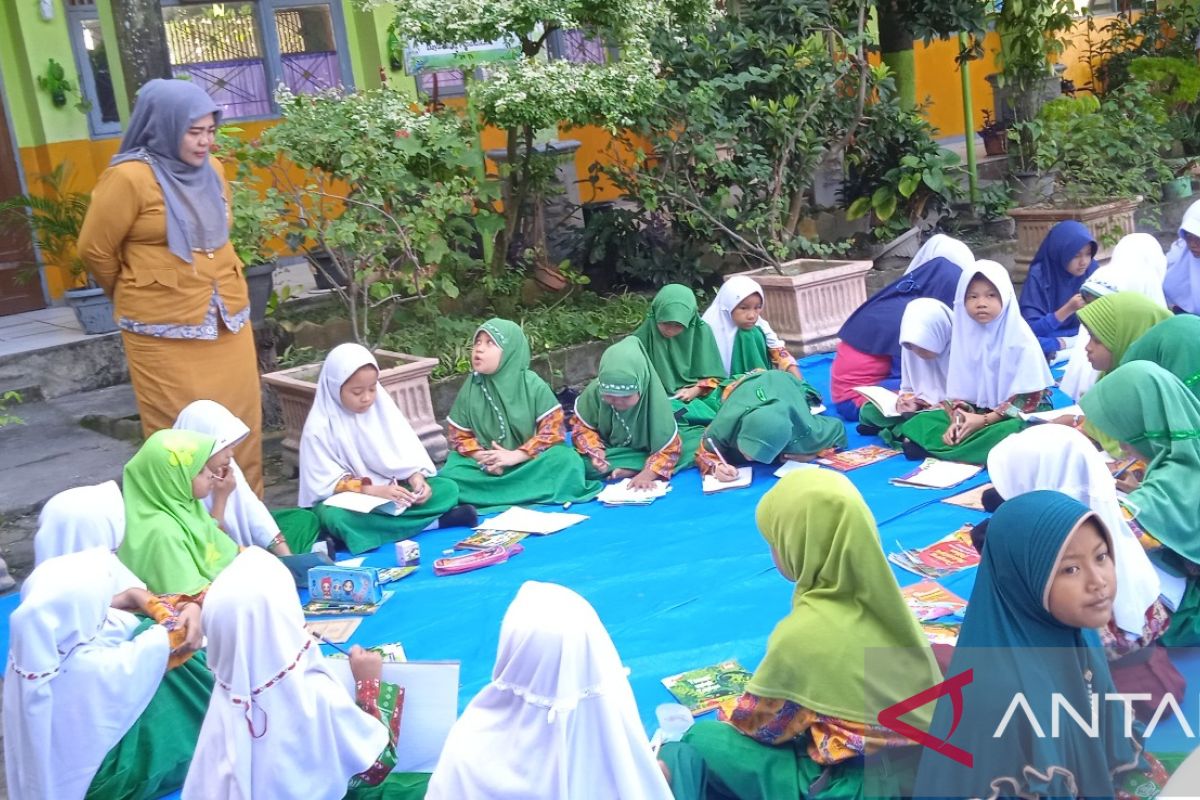 Guru SD Pekanbaru terapkan 'Pakis Literasi' dongkrak minat baca siswa