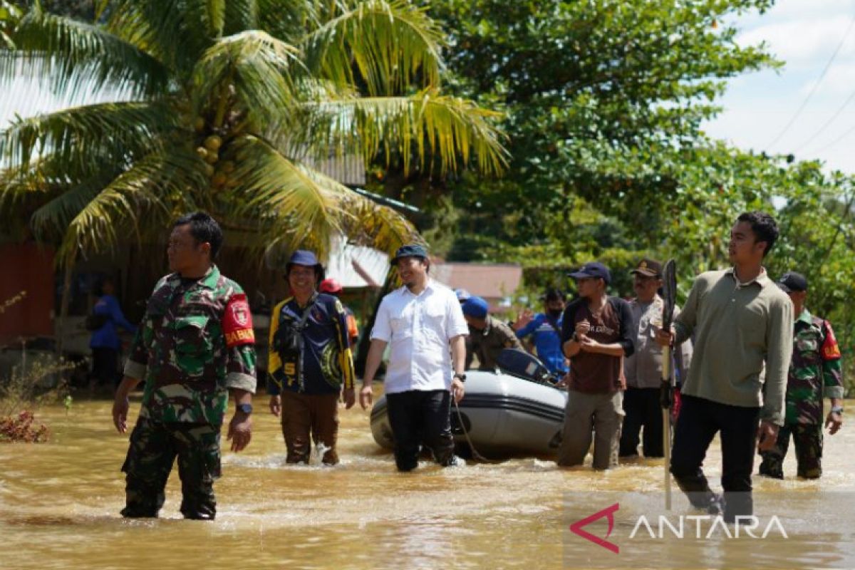 Bupati HST kunjungi warga terdampak banjir