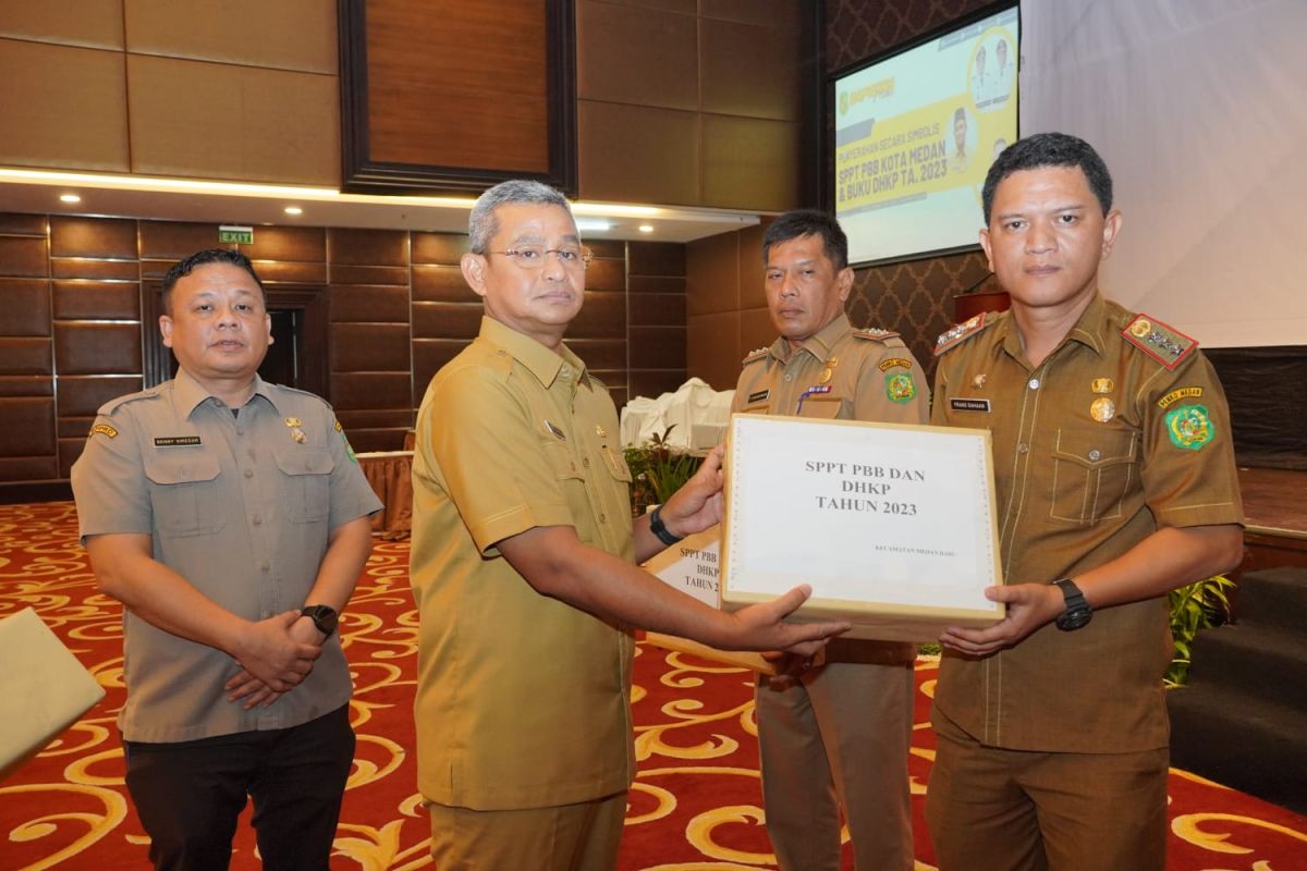 Pemkot Medan serahkan  528.230 lembar pemberitahuan pajak terhutang