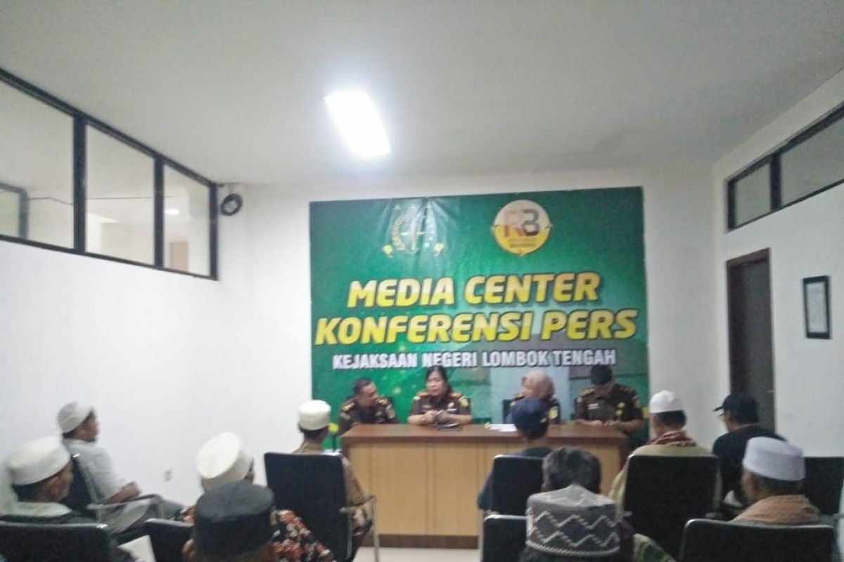 Tanah pecatu diklaim, Warga Desa Menemeng ngadu ke Kejari Lombok Tengah