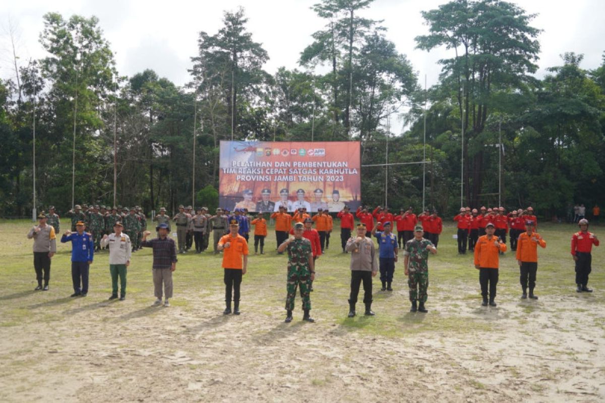 Kasrem 042/Gapu buka latihan pembentukan Tim Reaksi Cepat Satgas Karhutla Jambi