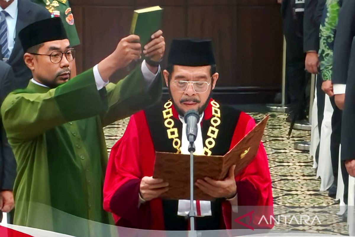 Anwar Usman dan Saldi Isra ditetapkan sebagai Ketua dan Wakil Ketua MK