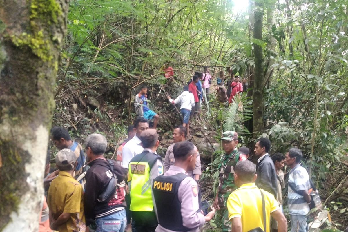 Dua warga Amfoang di NTT terseret banjir satu ditemukan selamat