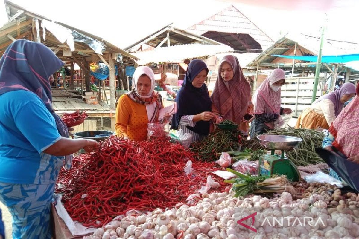 Harga kebutuhan pokok di Agam masih normal