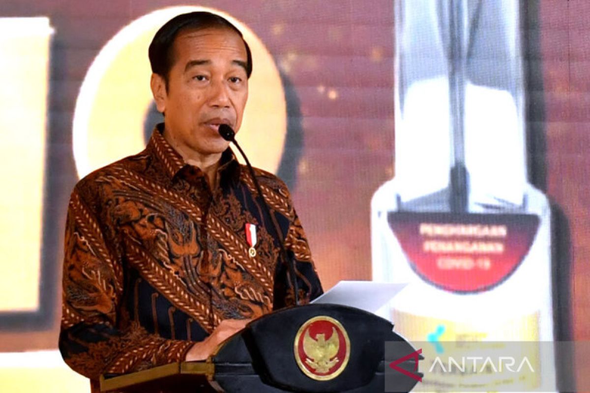 Hoaks! Jokowi pecat 64 menteri karena pencucian uang