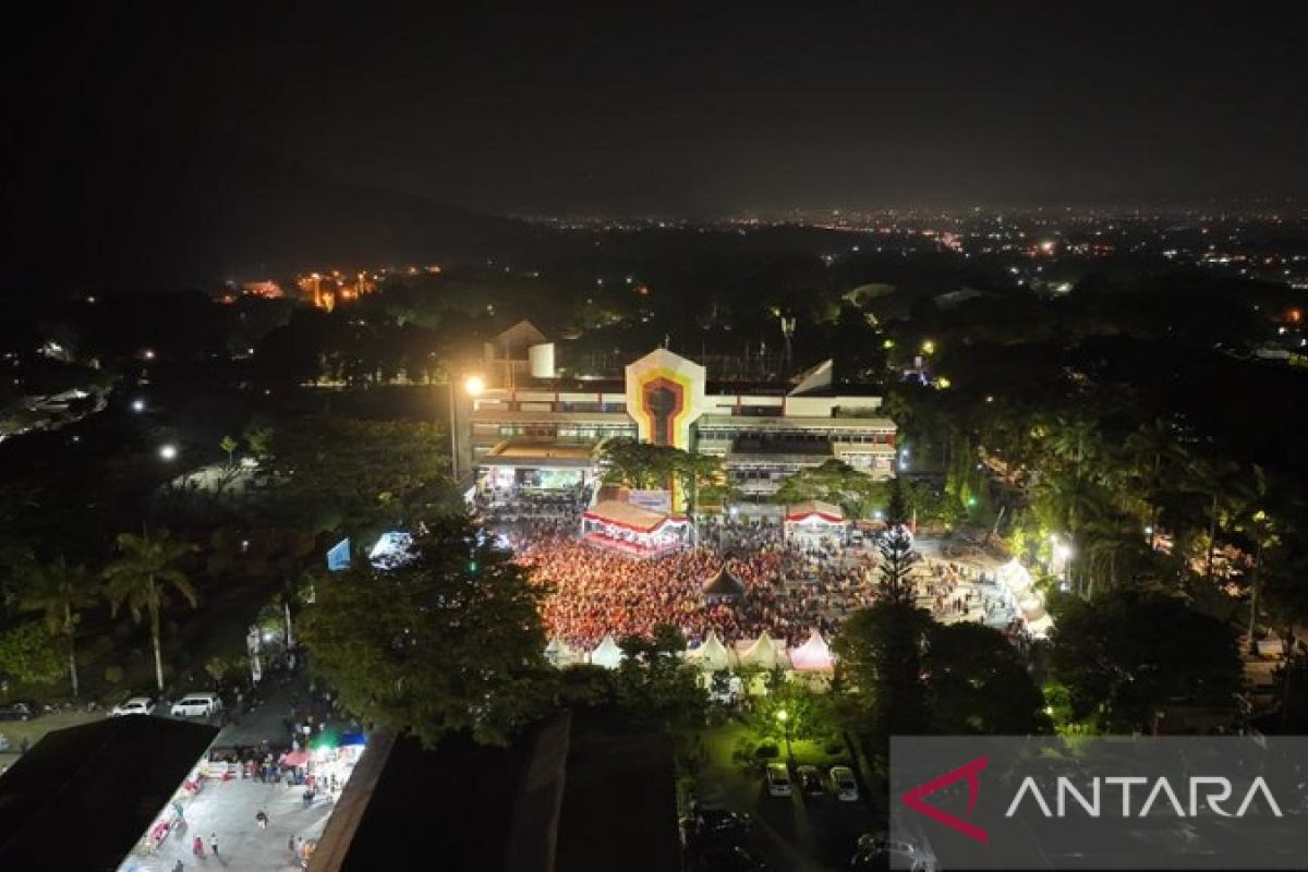 Pesta Rakyat bertabur hadiah meriahkan HUT ke-113 PT Semen Padang