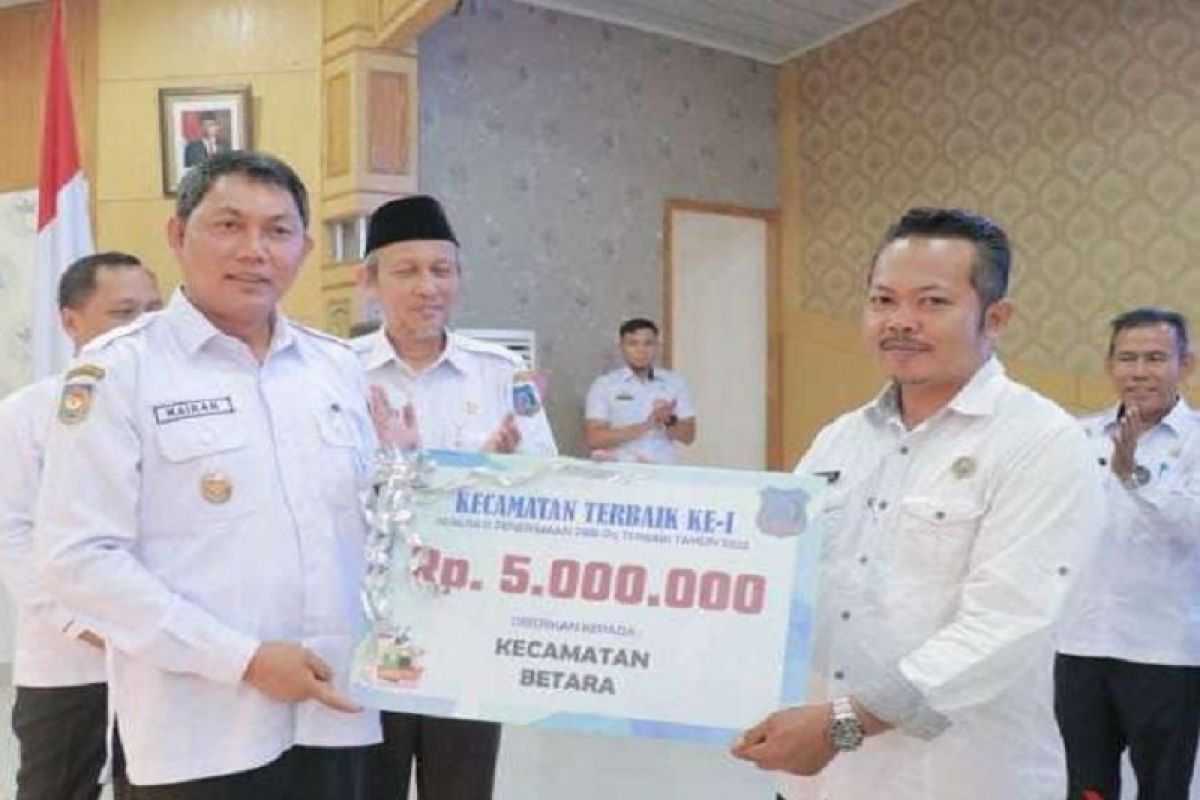 Wakil Bupati Tanjab Barat Launching Penyerahan Sppt Pbb P2 Tahun 2023