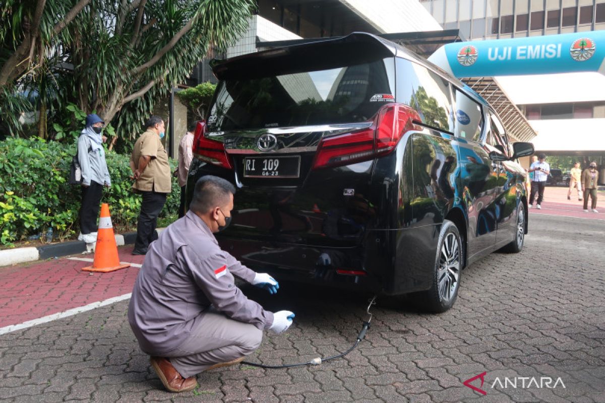 Environment Ministry conducts emission test of 250 vehicles