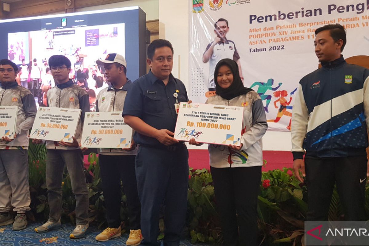 Pemkab Bekasi salurkan bonus Rp89 miliar atlet berprestasi