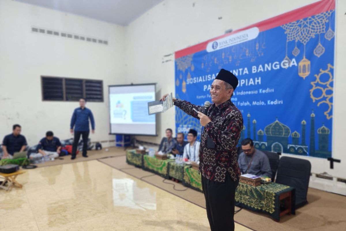 BI Kediri sosialisasi uang Rupiah baru ke santri Al Falah