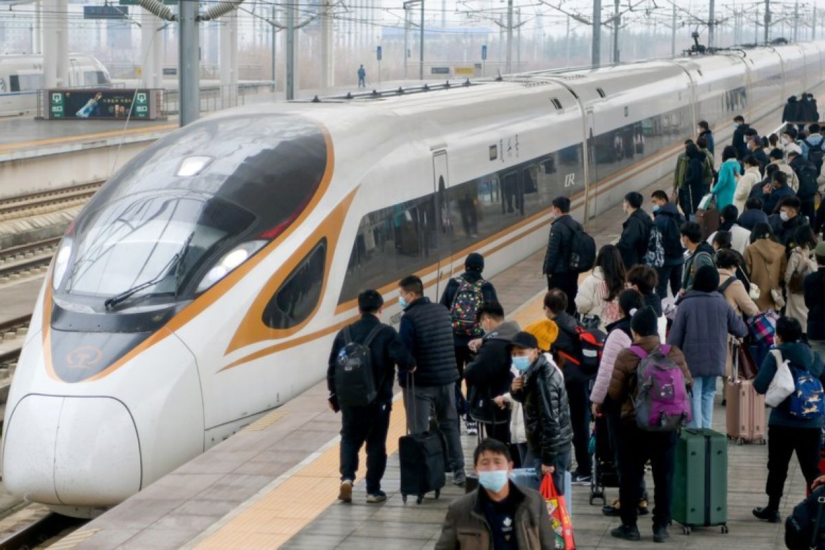 China catat kenaikan arus lalu lintas kereta pada Februari 2023