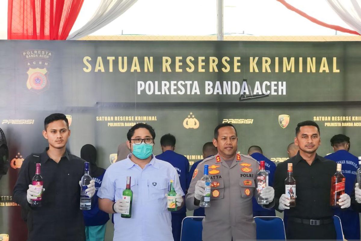 Polresta Banda Aceh tangkap 12 pedagang dan sita 234 botol miras