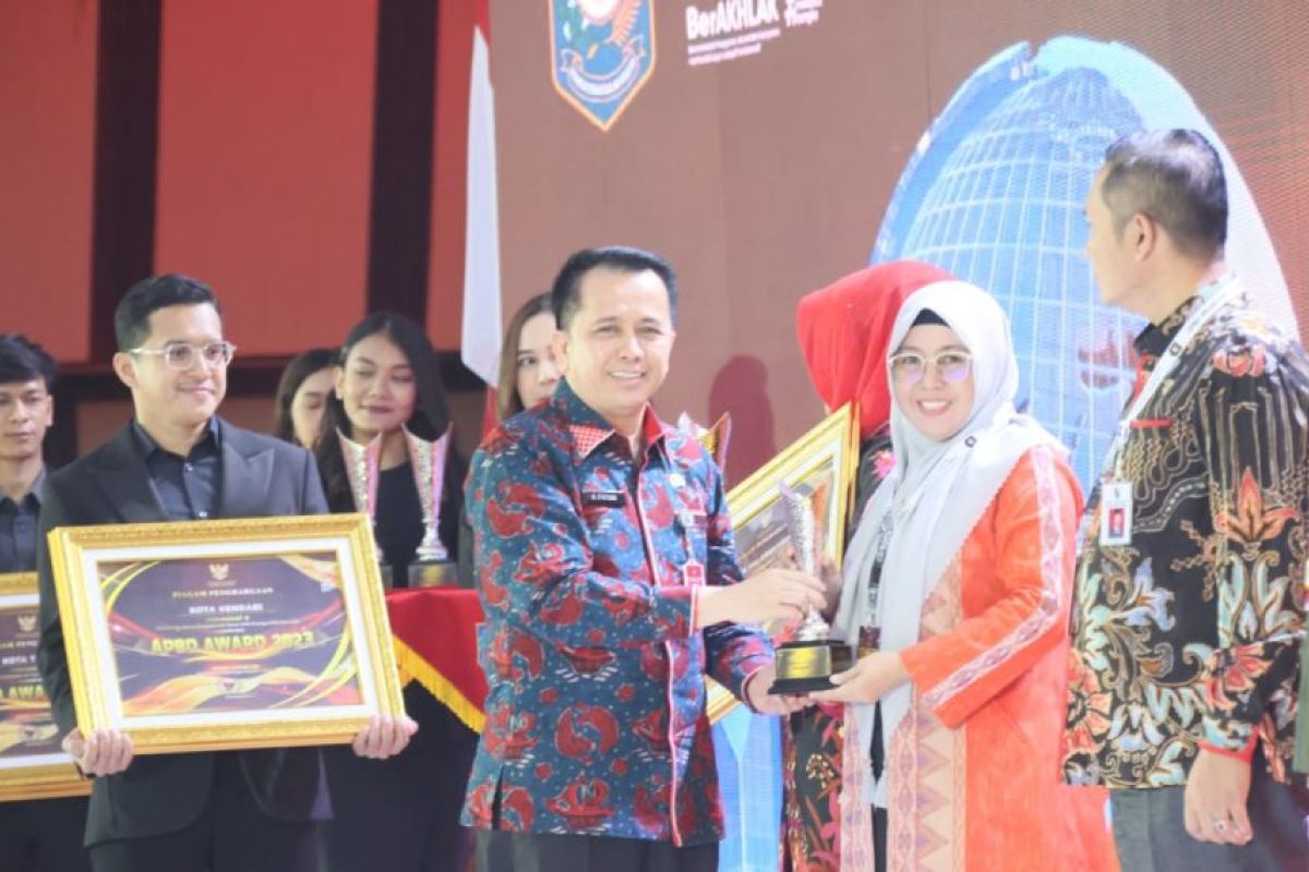 Bapenda Kendari meraih "APBD Award 2023" dari Kemendagri