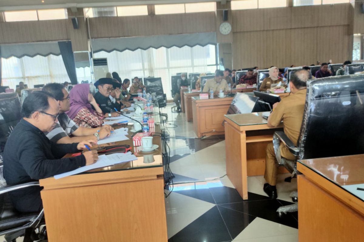 DPRD Kalsel desak Pemprov segera realisasi gaji/tunjangan guru PPPK