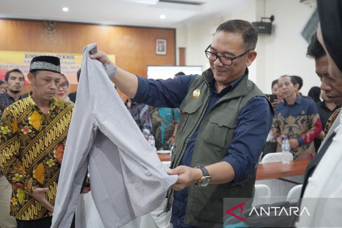 Bupati Bogor imbau seluruh ASN gunakan seragam dari produk lokal
