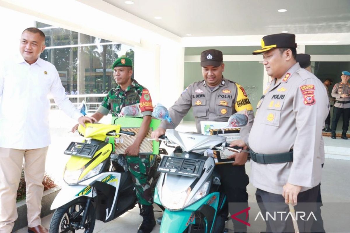 Ketua DPRD Bogor hadiahi anggota TNI-Polri gagalkan peredaran ganja 6,5 kg