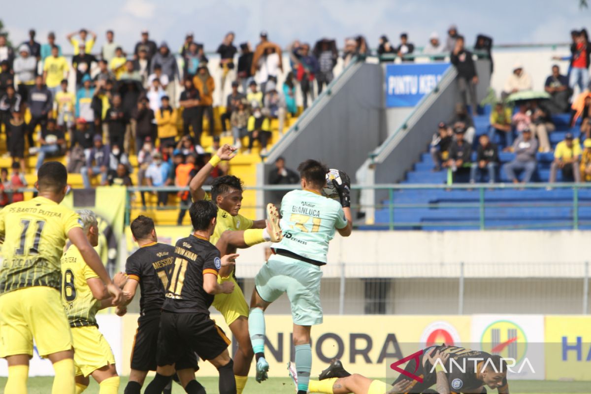 Hasil Liga 1 - Barito Putera dikalahkan Persis Solo lewat drama lima gol