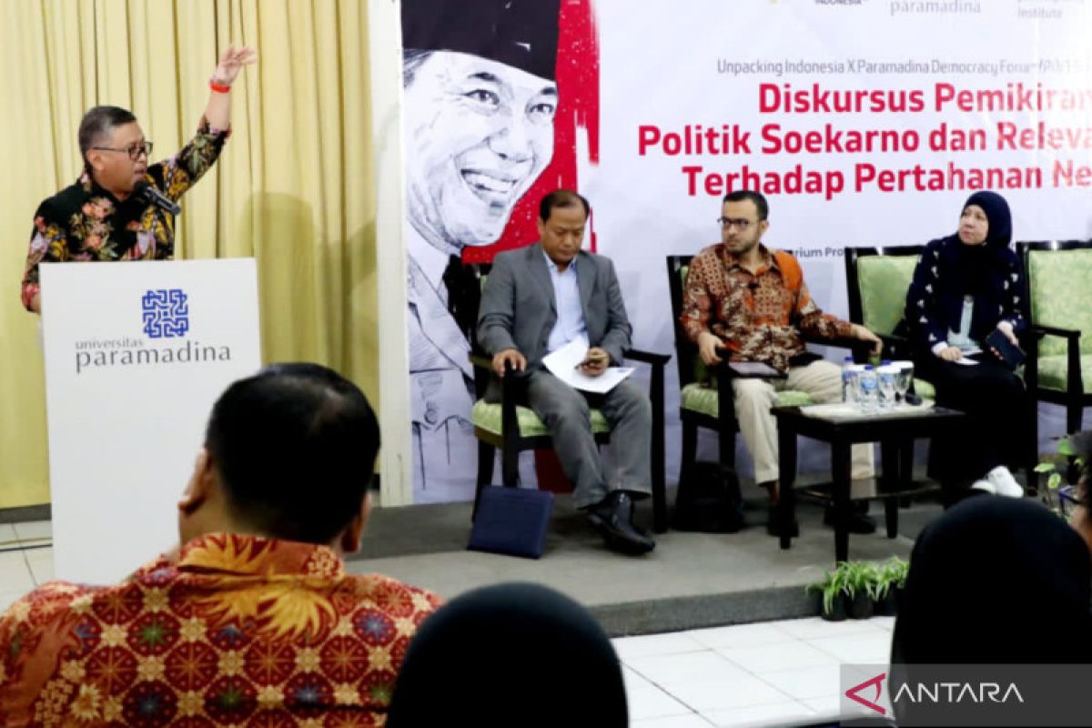 Hasto minta mahasiswa kembangkan intelektual dengan membaca