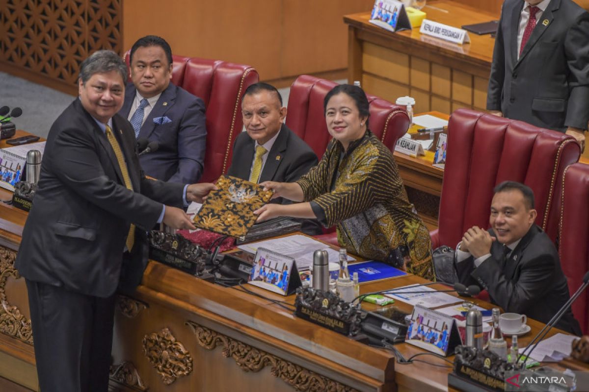 Pengamat: UU Ciptaker memberi kepastian hukum bagi sektor ekonomi dan pekerja