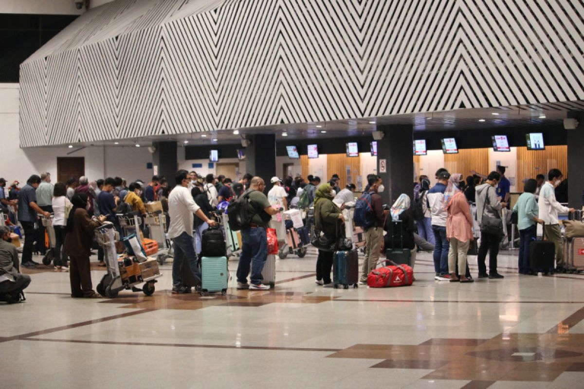 Awal Ramadhan, jumlah penumpang Bandara Juanda naik