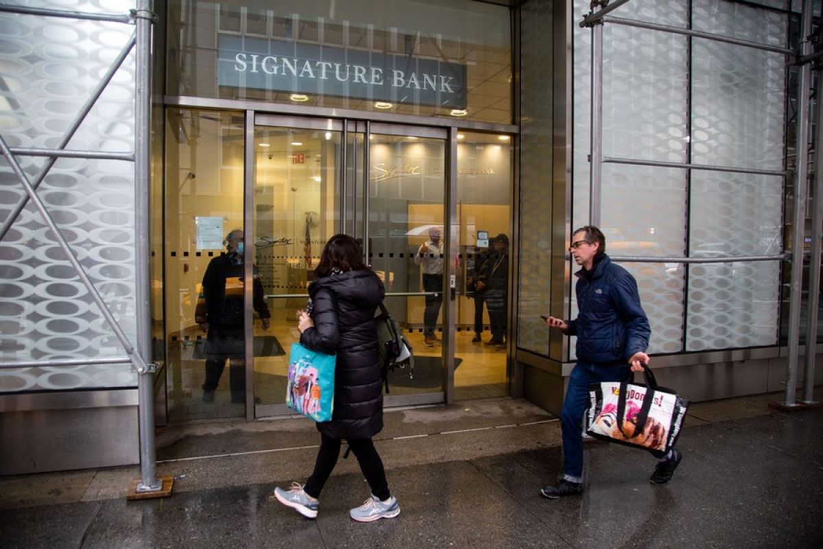 Flagstar Bank New York mengakuisisi sebagian aset Signature Bridge Bank
