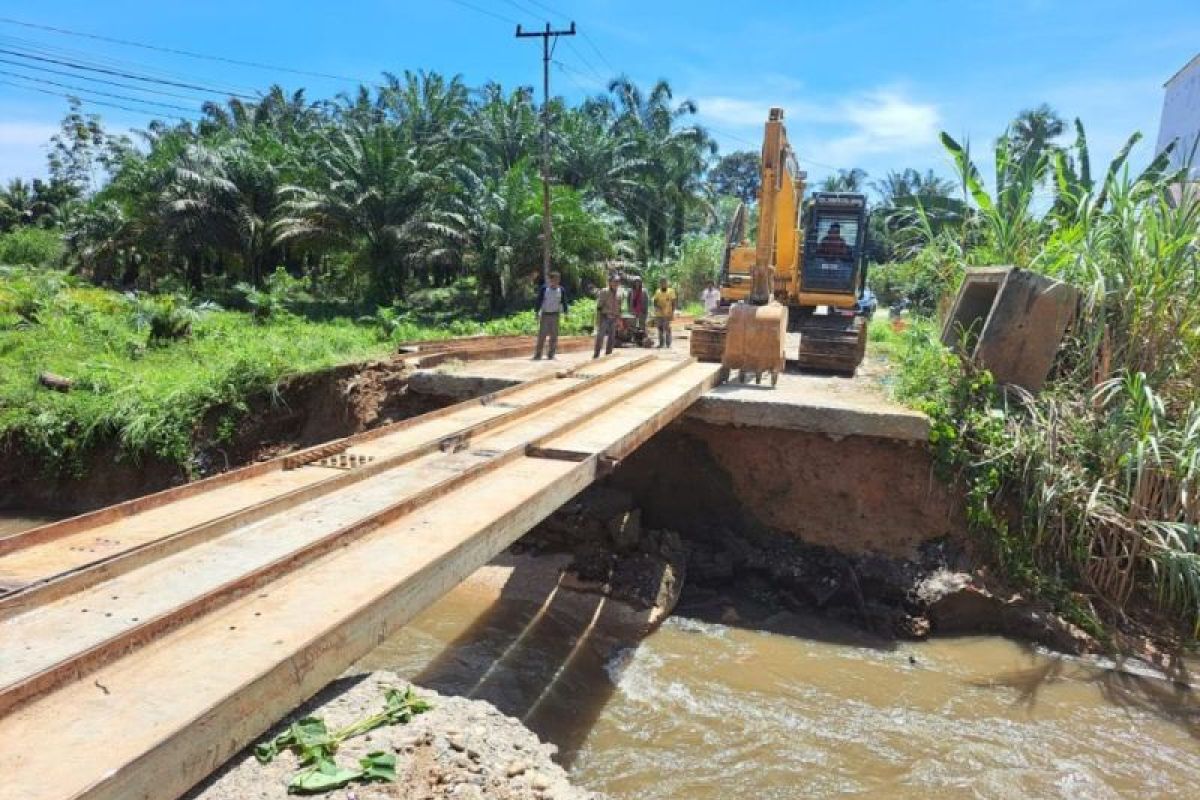 PUPR-PKPP Riau bangun jembatan darurat di Rokan Hulu