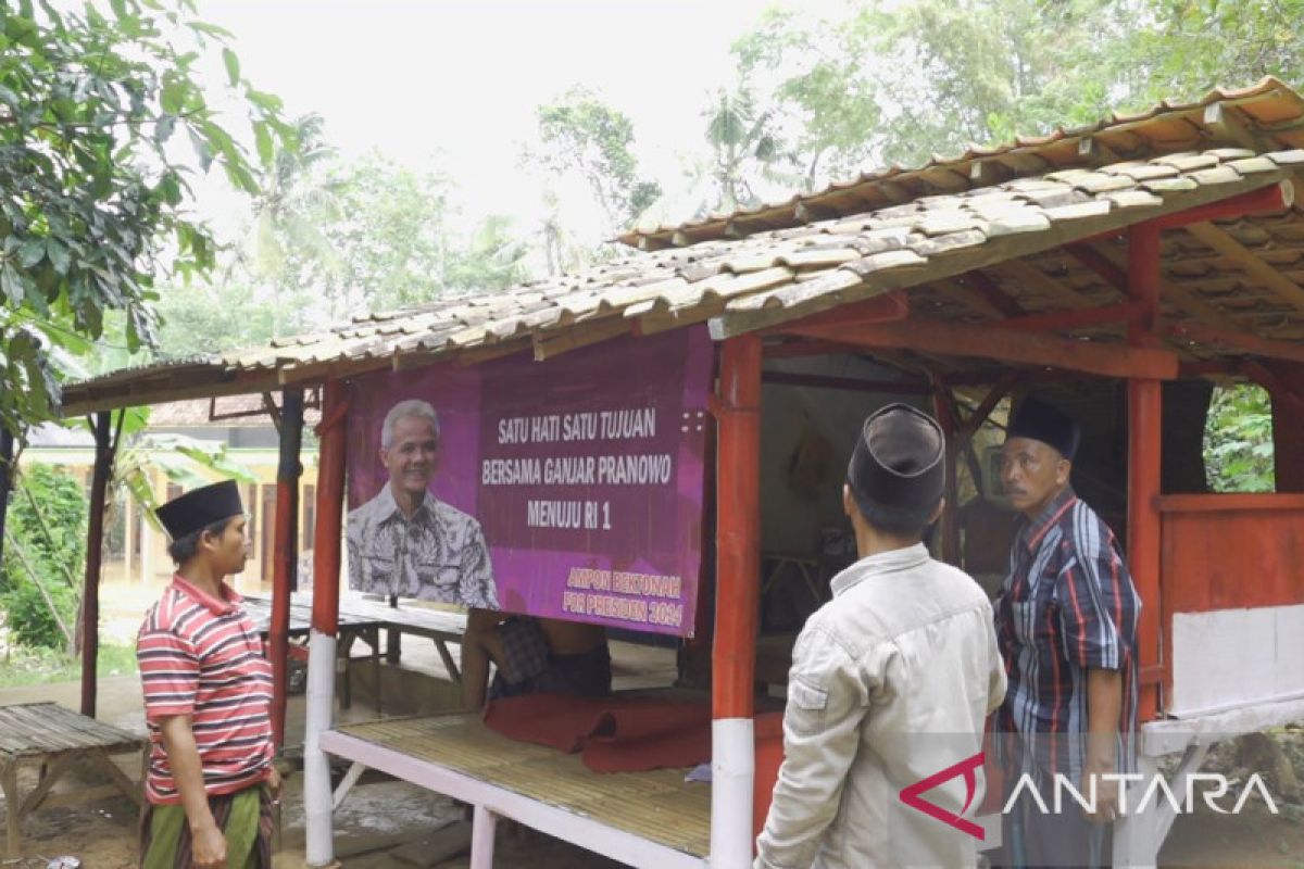 Warga Desa Banjar Madura kompak dirikan sejumlah posko Ganjar