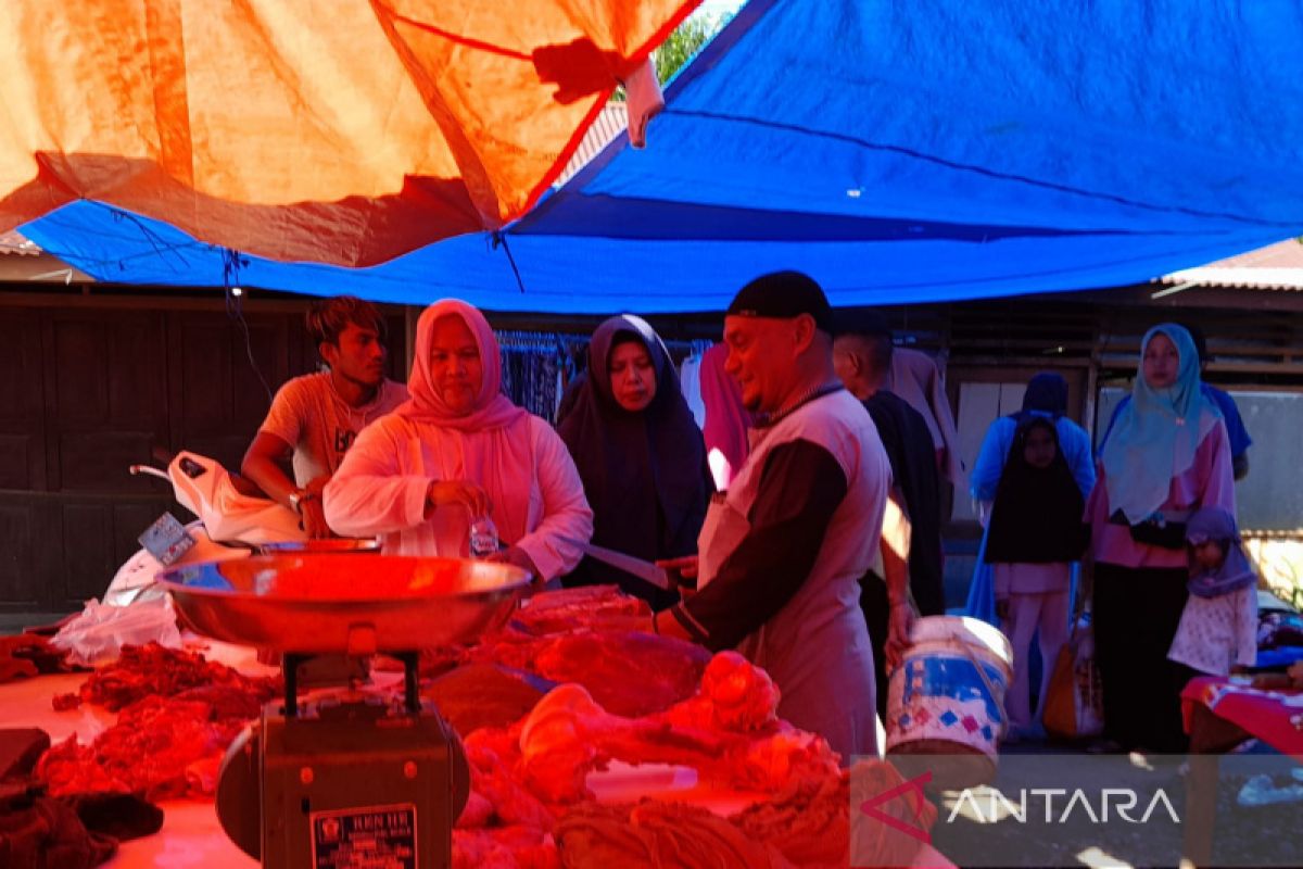 Distan Mukomuko pastikan daging sapi dan kerbau sehat dan aman