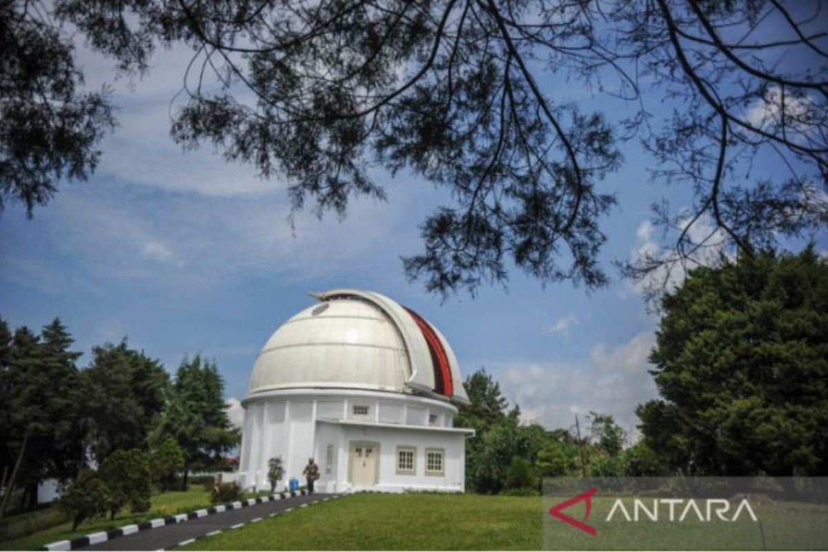 Observatorium Bosscha ITB melakukan pengamatan hilal awal Ramadhan