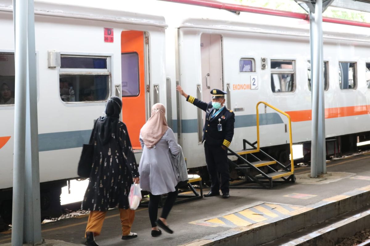 Penumpang KA di Daop 9 Jember meningkat saat libur Nyepi