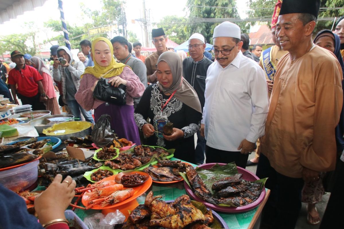 Wabup Banjar harapkan pasar wadai gerakan perekonomian rakyat