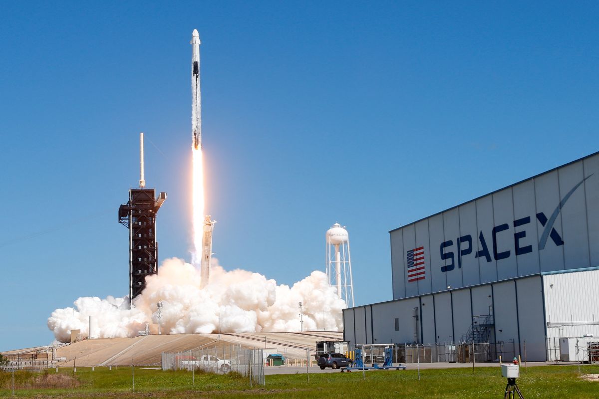 Investor Saudi dan Uni Emirat Arab berencana berinvestasi di SpaceX
