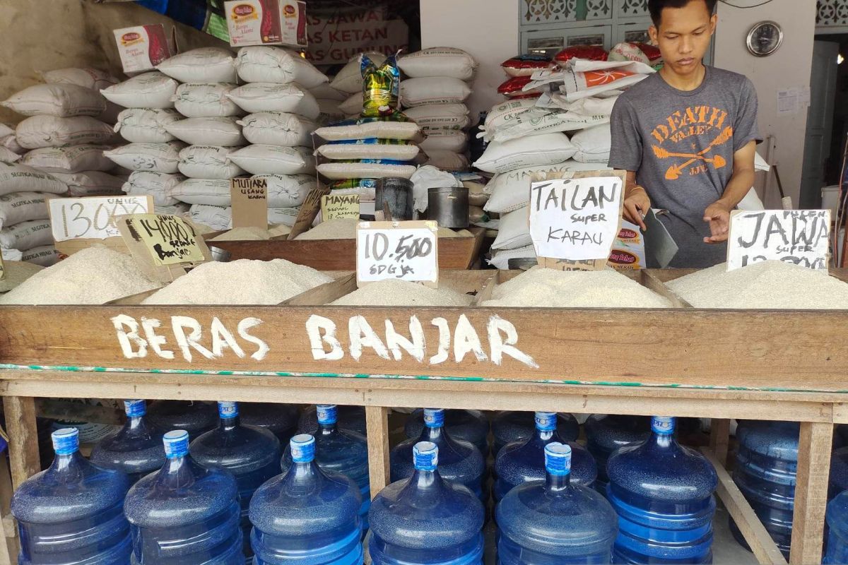 Beras lokal mahal konsumen pilih beras dari Jawa