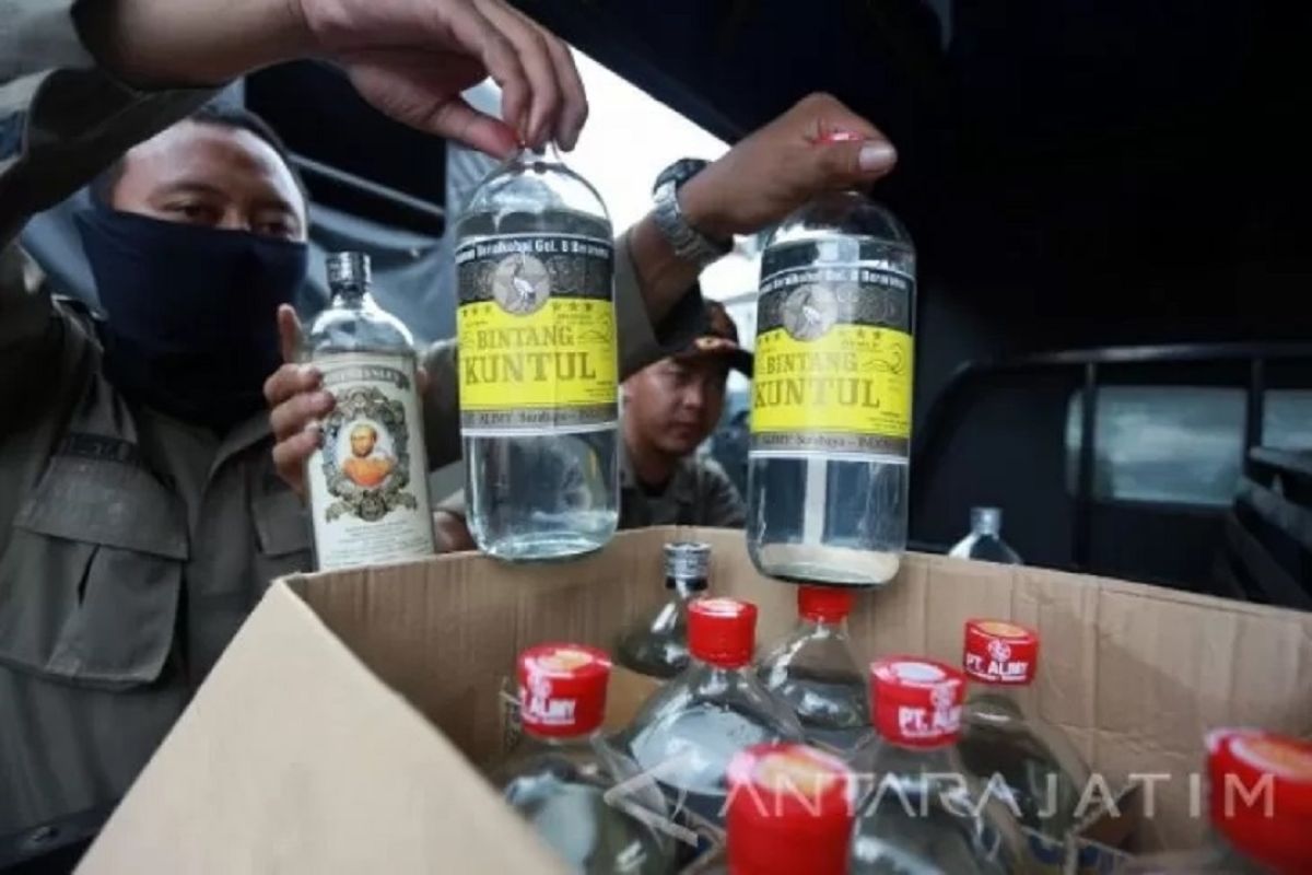 Gelar razia, Satpol PP Kabupaten Madiun sasar peredaran minuman keras