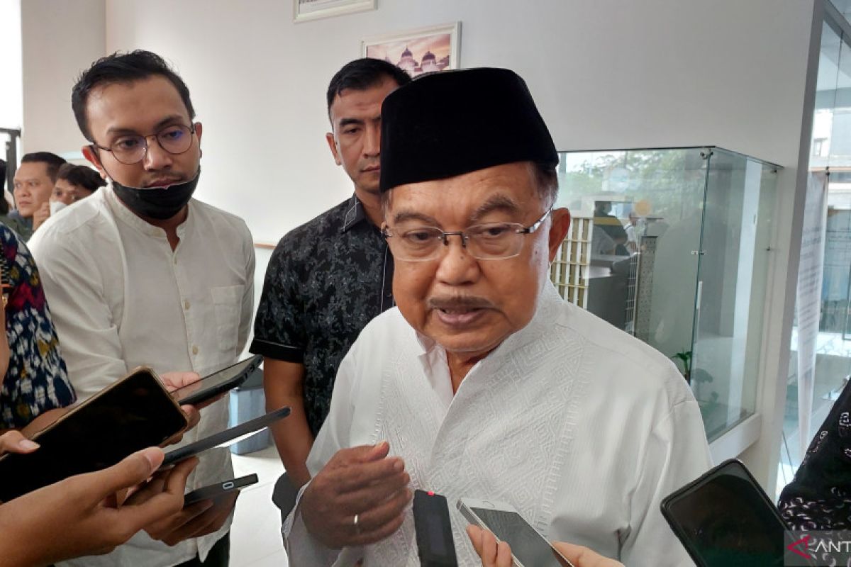 Jusuf Kalla imbau masjid kecilkan volume speaker untuk jaga kesyahduan