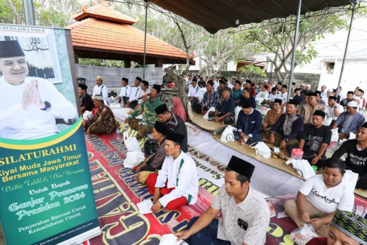 Jaga tradisi, relawan Kyai Muda kirim doa leluhur Gresik