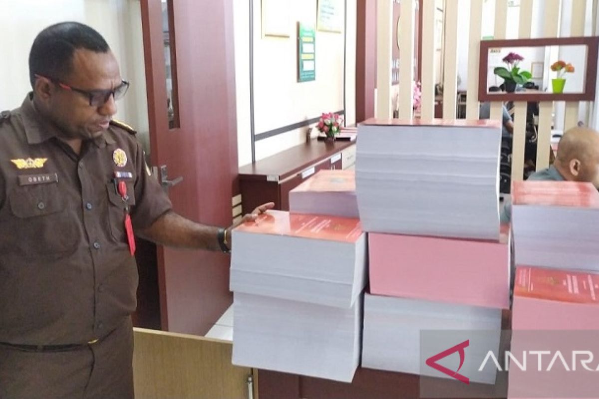 Empat terdakwa korupsi anggaran COVID-19 di Ambon mulai  disidangkan