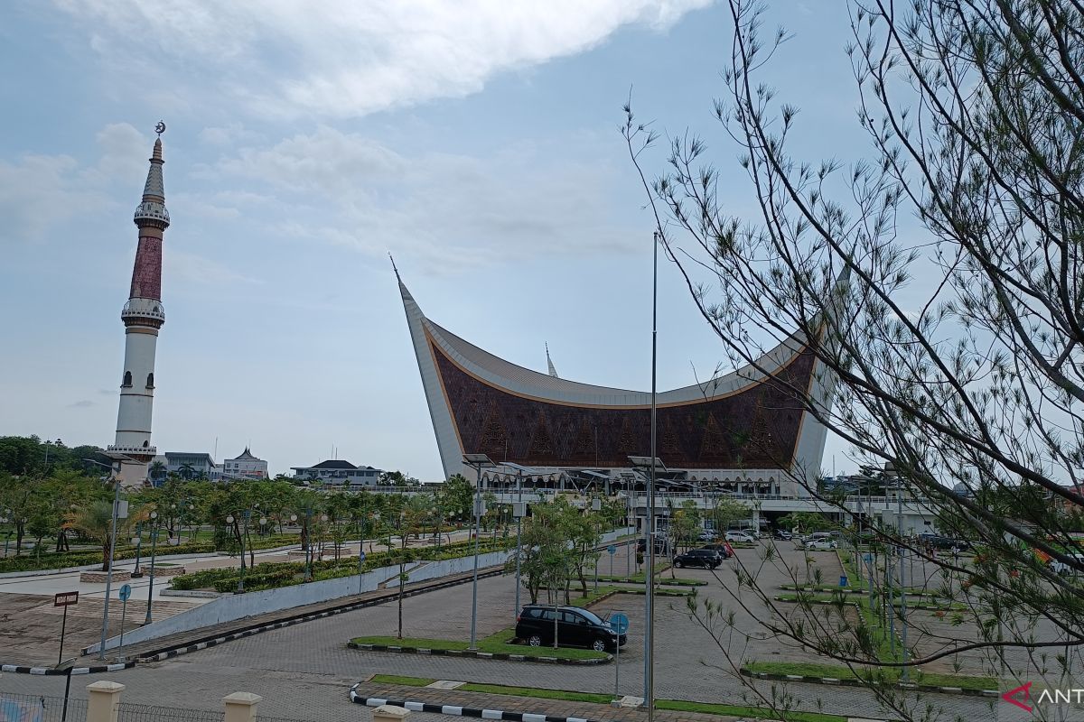 Sumbar alokasikan Rp10 miliar untuk bantuan masjid