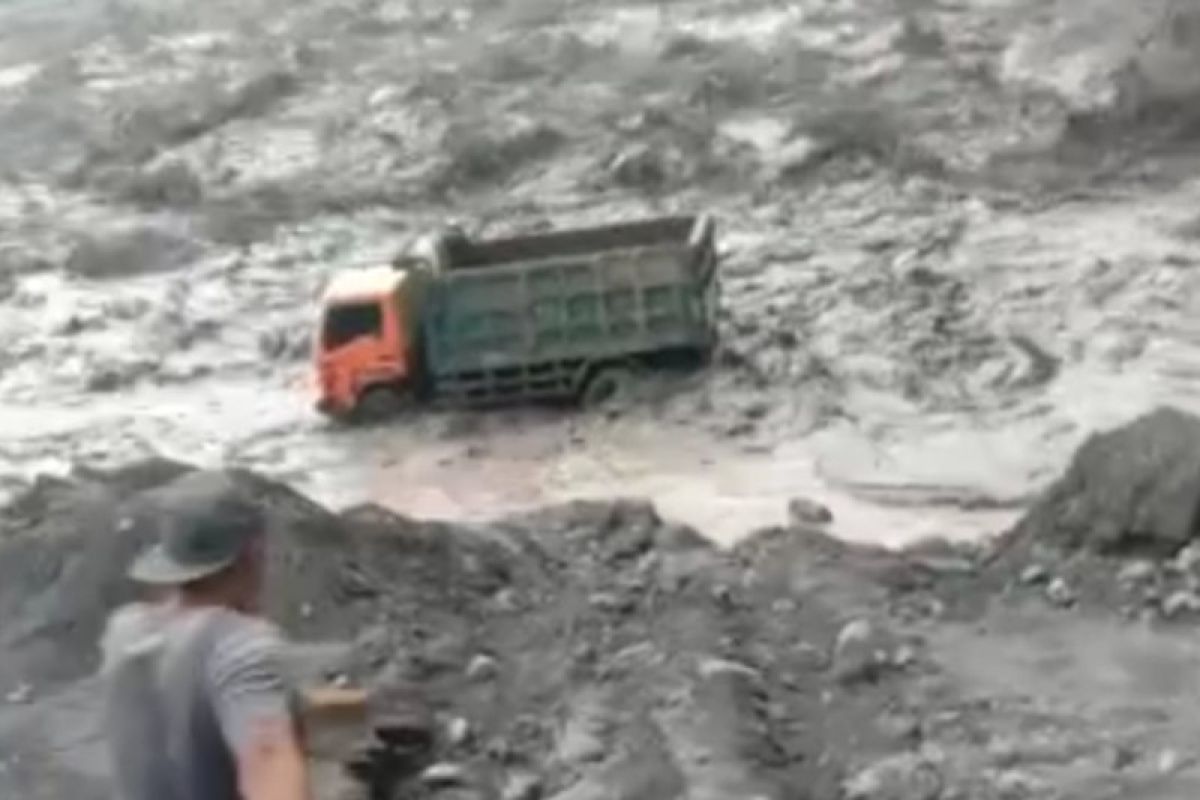 Desa di Lumajang terdampak banjir lahar dingin Gunung Semeru