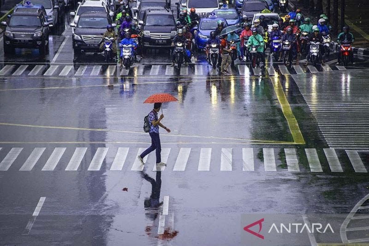 Indonesia diprakirakan alami hujan ringan hingga lebat